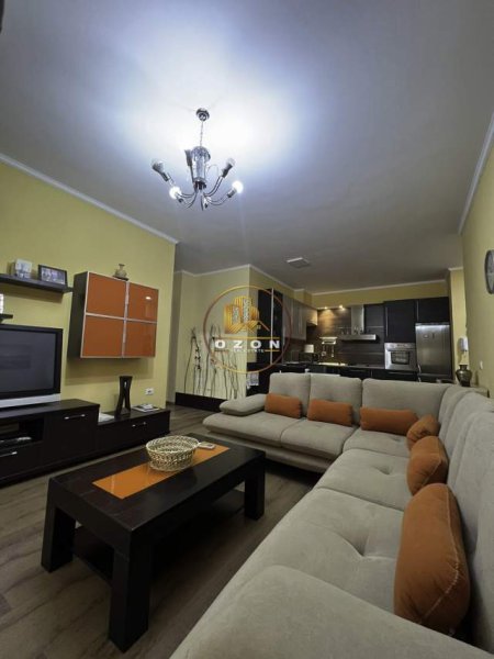 Tirane, jepet me qera apartament 2+1+BLK Kati 1, 100 m² 500 Euro (rruga shyqyri brari)