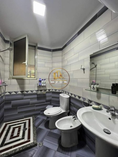 Tirane, jepet me qera apartament 2+1+BLK Kati 1, 100 m² 500 Euro (rruga shyqyri brari)
