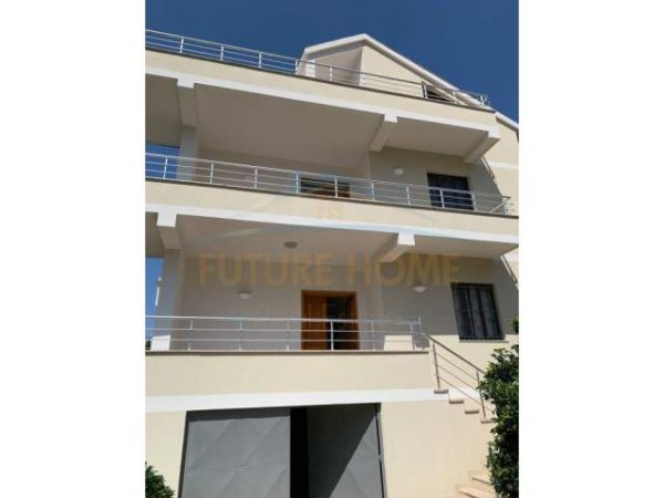 Shitet, Shtëpi Private, Fresku, Tiranë. 395,000 € ID: OPP+27363