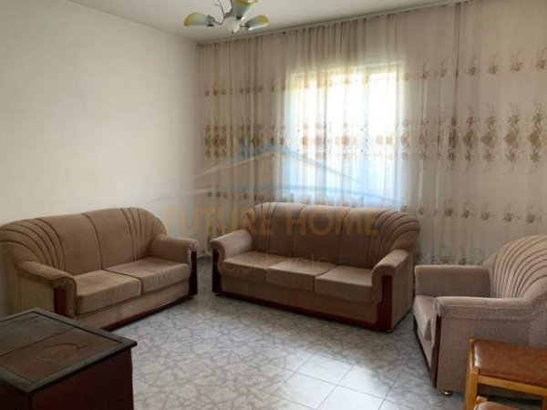 Shitet, Shtëpi Private, Fresku, Tiranë. 395,000 € ID: OPP+27363