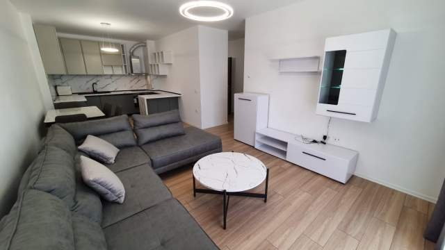 Tirane, jepet me qera apartament 2+1+A+BLK Kati 4, 120 m² 500 Euro (kompleksi zirkon, uet)