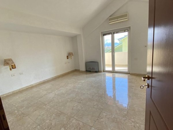 Tirane, shitet apartament 3+1 Kati 7, 360 m² 504.000 € (Liqeni i Thate)