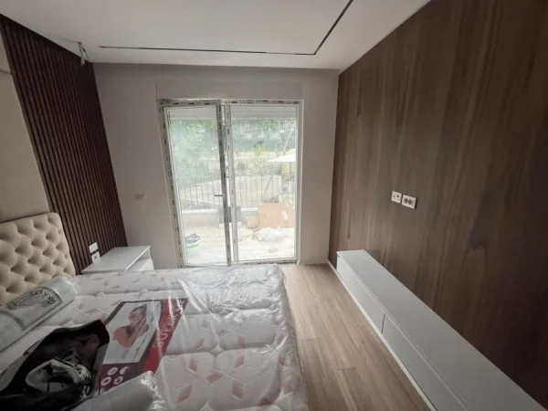 Tirane, jepet me qera apartament 2+1+Ballkon Kati 3, 120 m² 700 € (Rezidenca FZ, Liqeni i Thate)