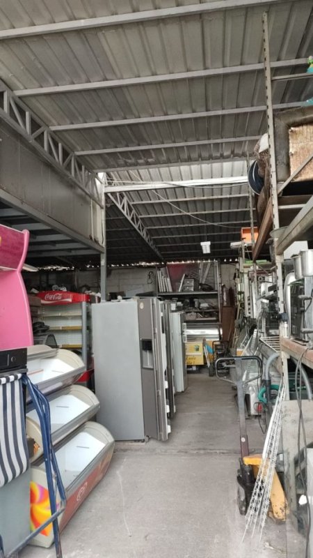 Tirane, jepet me qera magazine Kati 0, 450 m² 1.400 € (Yzberisht)