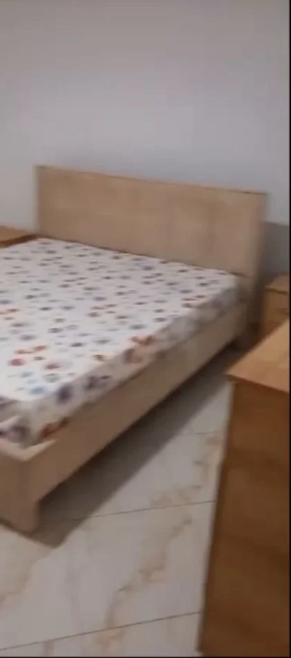 Tirane, jepet me qera apartament 1+1+Ballkon Kati 4, 65 m² 330 € (rruga Bego Hoxha)