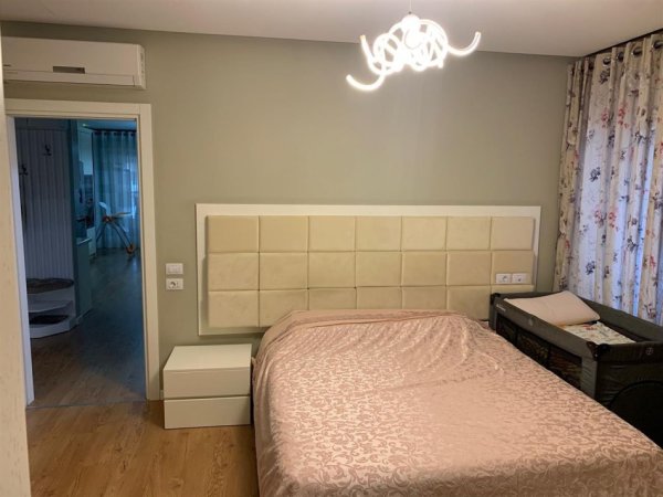 Tirane, jepet me qera apartament 2+1 Kati 5, 115 m² 800 € (Rruga Frosina Plaku)