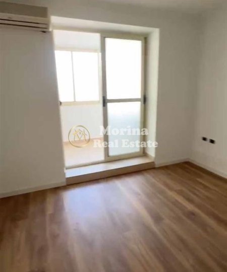 Tirane, jepet me qera ambjent biznesi Kati 2, 80 m² 600 € (Rruga e Kavajes)