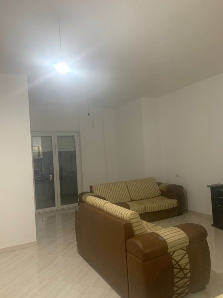 Tirane, jepet me qera apartament 2+1+Ballkon Kati 5, 105 m² 350 € (Astir)