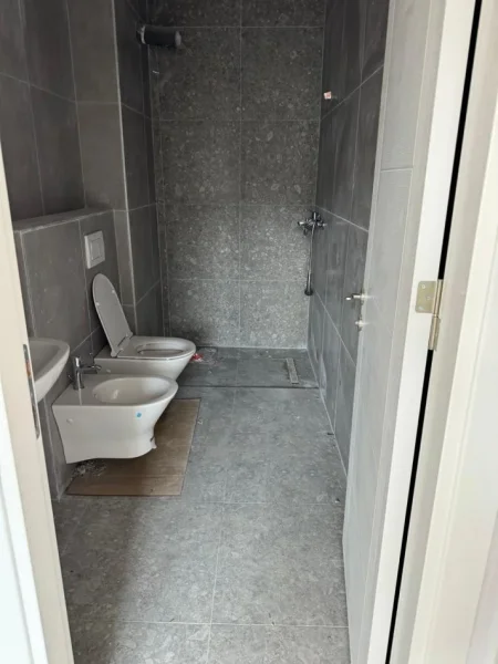 Tirane, shitet apartament 2+1 Kati 4, 106 m² 168.000 € (rruga xhanfize keko)