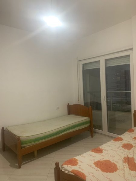 Tirane, jepet me qera apartament 2+1+Ballkon Kati 5, 105 m² 350 € (Astir)