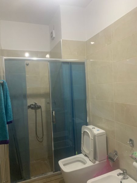 Tirane, jepet me qera apartament 2+1+Ballkon Kati 5, 105 m² 350 € (Astir)