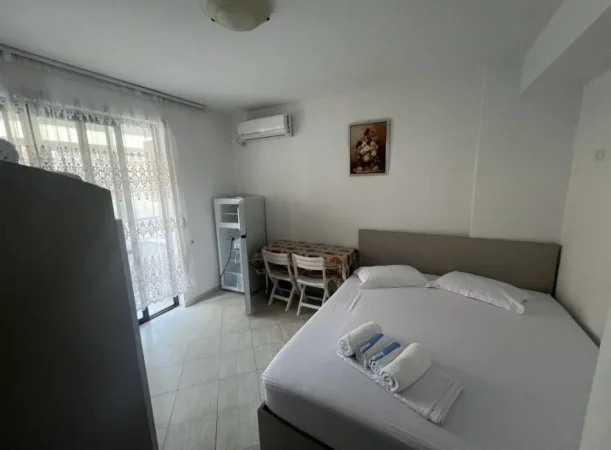 Golem, shitet garsoniere.