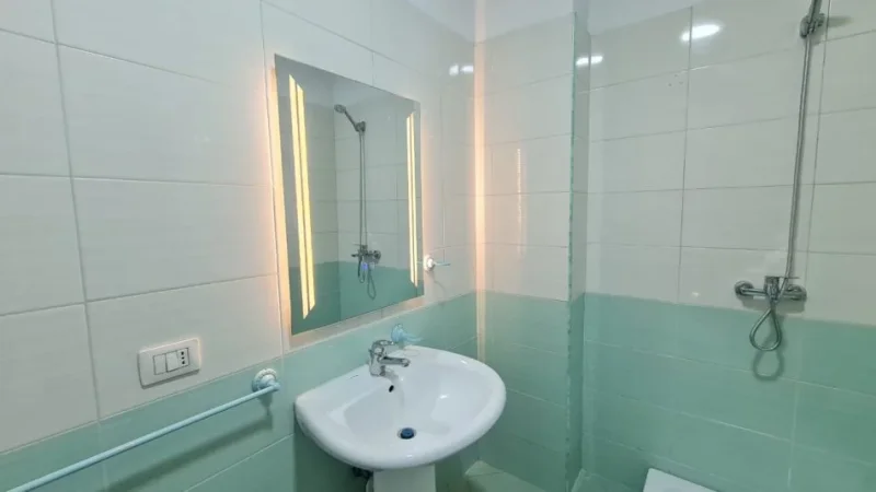 Tirane, Ambient biznesi me qira  Kati 3, 130 m² 800 € (Stadiumi Dinamo)