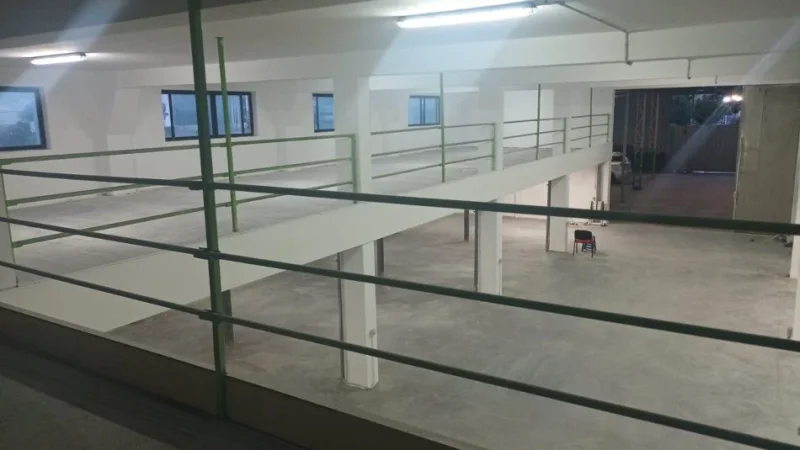 Tirane, jepet me qera magazine Kati 0, 1.400 m² 6.000 € (Autostrada Tr-Dr)