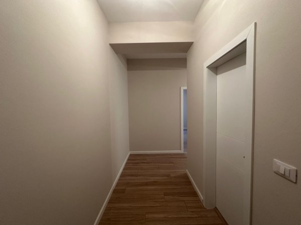 Tirane, shitet apartament 2+1+Ballkon Kati 2, 101 m² 192.000 € (Rruga e Dibres)