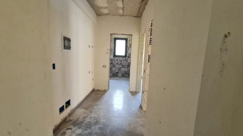 Vlore, Apartament 1+1  per shitje, Kati 2, 56 m² 125.000 € (Uji i Ftohte)