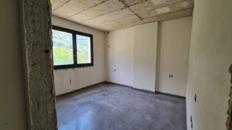 Vlore, Apartament 1+1  per shitje, Kati 2, 56 m² 125.000 € (Uji i Ftohte)