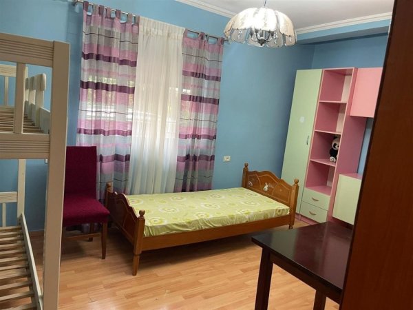 Tirane, jepet me qera apartament 2+1 Kati 1, 75 m² 500 € (Rruga Sulejman Delvina)