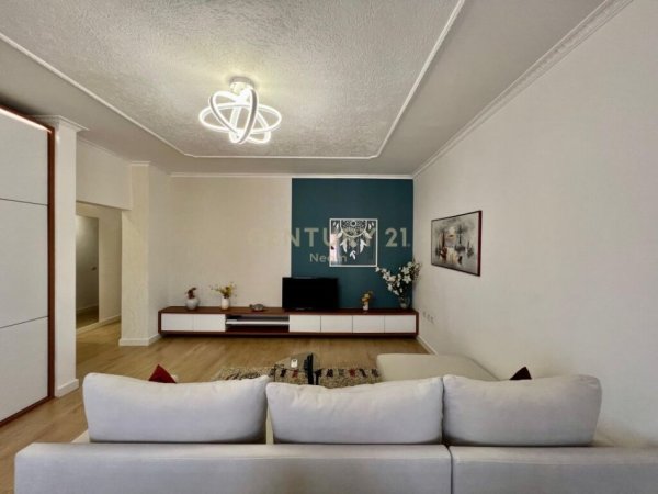 Tirane, shitet apartament 2+1 Kati 6, 100 m² (ish bllok)