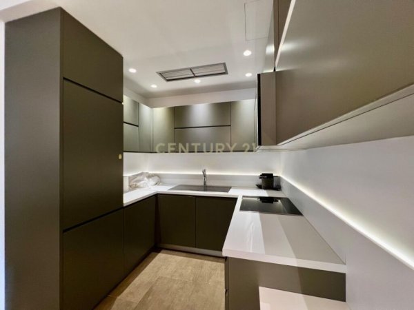 Tirane, shitet apartament 2+1 Kati 2, 75 m² 160.000 € 
