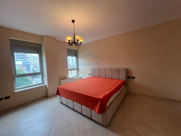 Qera, Apartament 2+1+2 me verande Bllok , Tiranë.