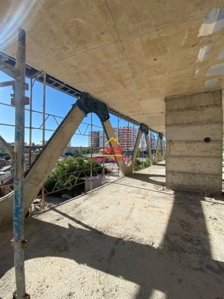Vlore, shitet apartament 1+1 Kati 2, 94 m² 188.700 € (Rruga Kosova)