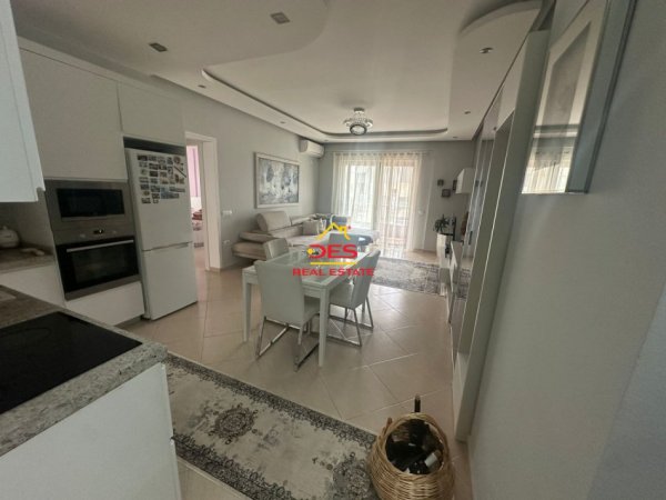 Vlore, shitet apartament 2+1 Kati 7, 300.000 € (Rruga Murat Terbaci)