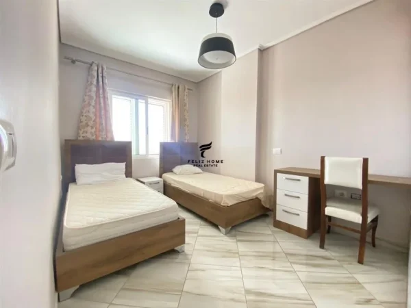 Tirane, jepet me qera apartament 2+1 Kati 9, 100 m² 700 € (MYSLYM SHYRI)