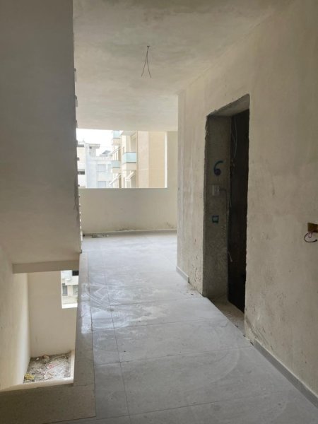 Vlore ,Apartament 1+1 per shitje, Kati 7, 65 m² 125.000 € (Lungo Mare)