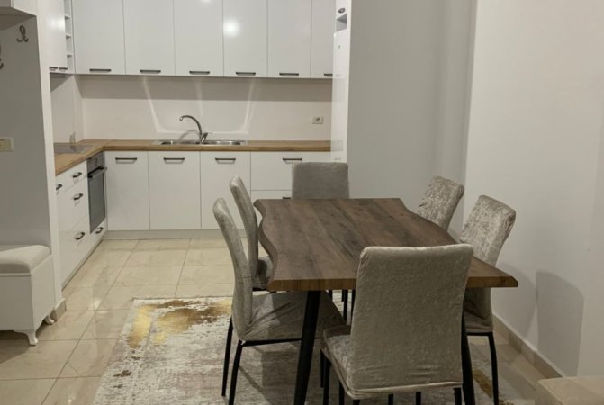 Tirane, jepet me qera apartament 2+1 Kati 7, 88 m² 450 € (Astir)