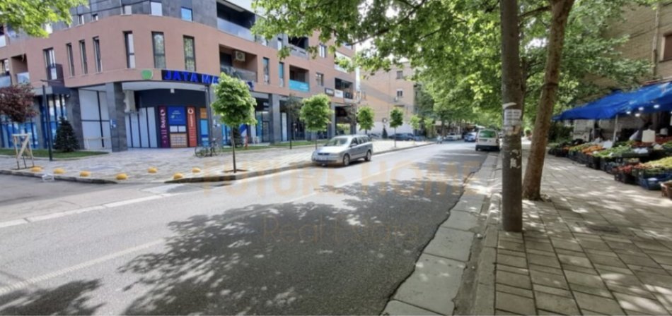 Tirane, shitet ambjent biznesi Kati 0, 19 m² 64.000 € (Ali Demi)