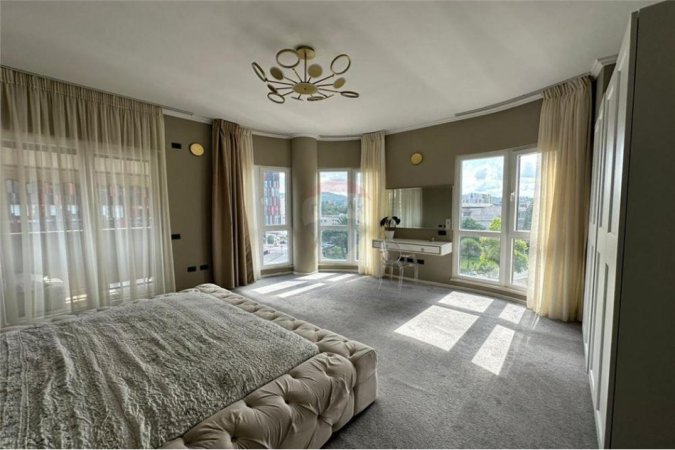 Tirane, jepet me qera apartament Kati 3, 140 m² 2.000 € 
