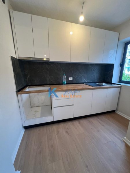 Tirane, shes apartament 1+1+Ballkon Kati 3, 56 m² 87.000 € (Ferit Xhajko)