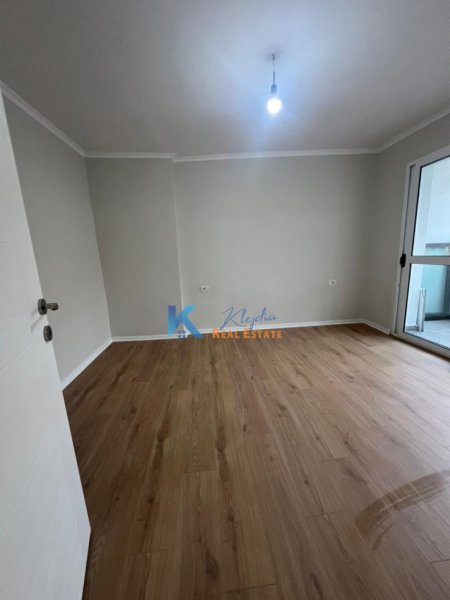 Tirane, shes apartament 1+1+Ballkon Kati 3, 56 m² 87.000 € (Ferit Xhajko)