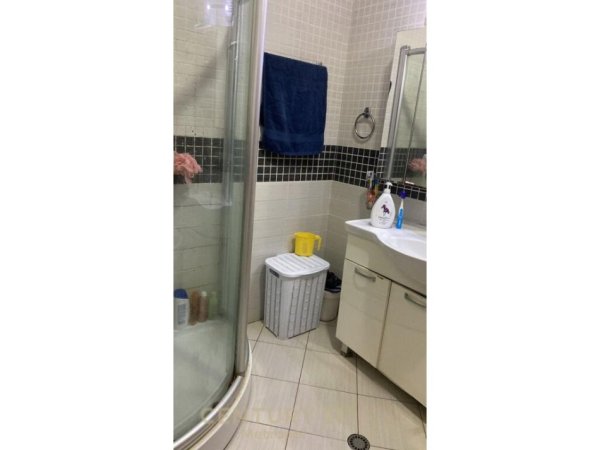 Tirane, jepet me qera apartament 2+1 Kati 3, 100 m² 500 € 