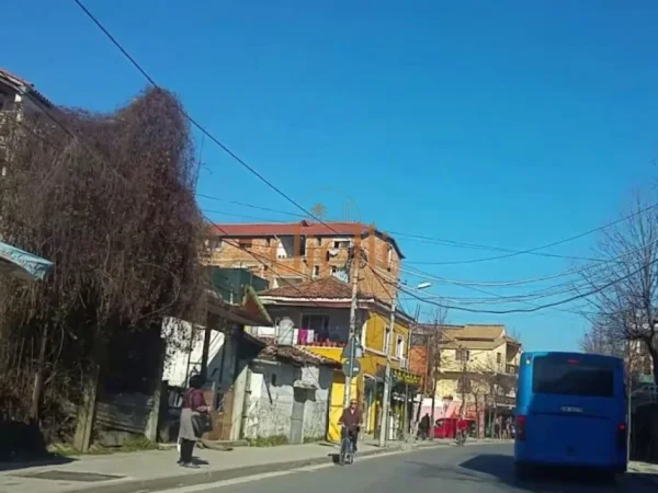 Tirane, shitet apartament 2+1 Kati 1, 116 m² 