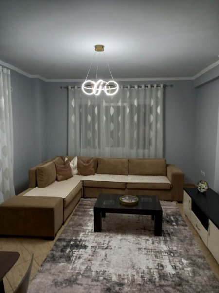 Tirane, jepet me qera apartament 1+1+Ballkon Kati 4, 80 m² 521 € (Rruga Kodra e Diellit)