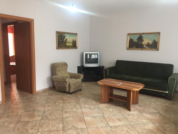 Tirane, jepet me qera apartament 2+1 Kati 4, 100 m² 380 € (yzberisht)