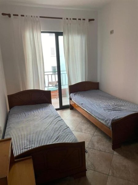 Tirane, jepet me qera apartament 2+1 Kati 4, 100 m² 380 € (yzberisht)