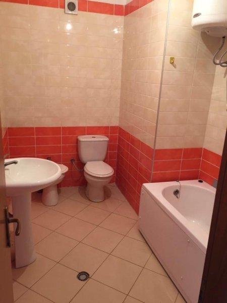 Tirane, jepet me qera apartament 2+1 Kati 4, 100 m² 380 € (yzberisht)