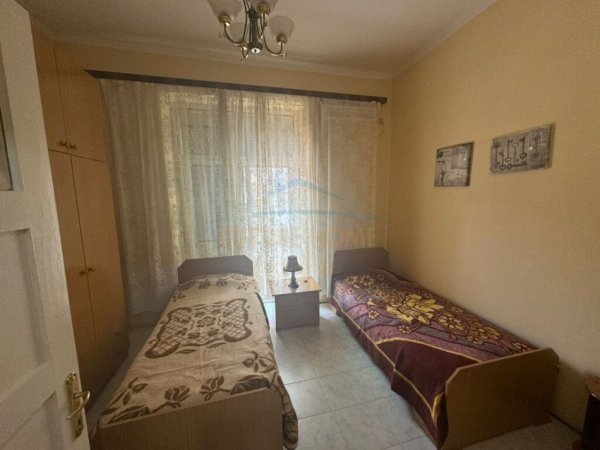 Tirane, jepet me qera apartament 2+1 Kati 2, 100 m² 700 € (Stadiumi Dinamo)