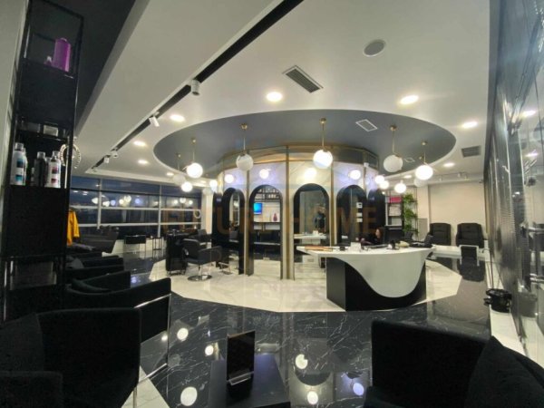 Tirane, shitet ambjent biznesi Kati 1, 127 m² 450.000 € (Unaza e Re)