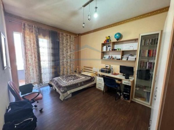 Tirane, shitet Vile 3 Katshe Kati 3, 308 m² 450.000 € (Varri i Bamit)