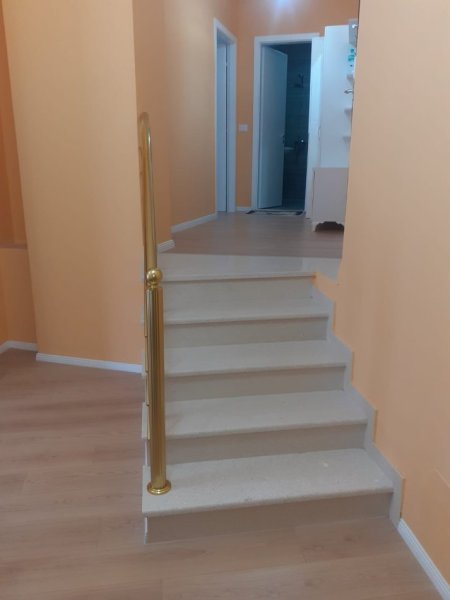 Tirane, jepet me qera apartament 2+1 Kati 1, 94 m² 600 € (Kodra e Diellit)