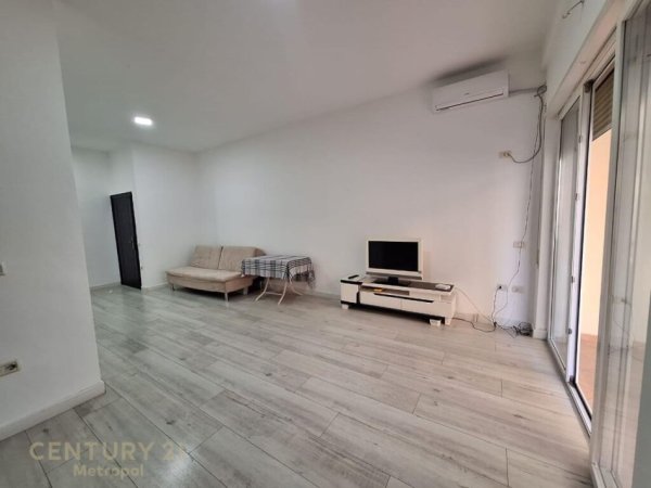 Tirane, jepet me qera apartament 2+1 Kati 1, 120 m² 500 € (KOPESHTI BOTANIK)