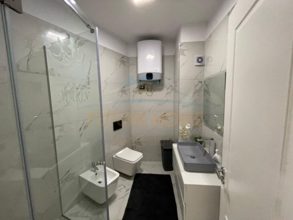 Tirane, shitet apartament 2+1 Kati 3, 105 m² 165.000 € (Kopshti Botanik)