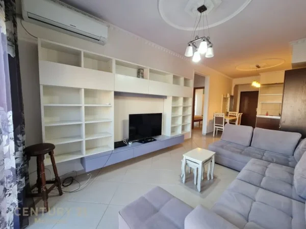 Tirane, jepet me qera apartament 2+1 Kati 4, 82 m² 600 € (KOPSHTI BOTANIK)