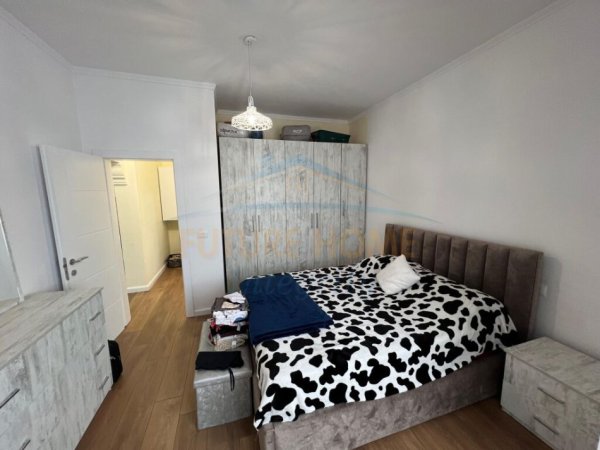 Tirane, shitet apartament 1+1+Ballkon Kati 4, 79 m² 120.000 € (Brryl)