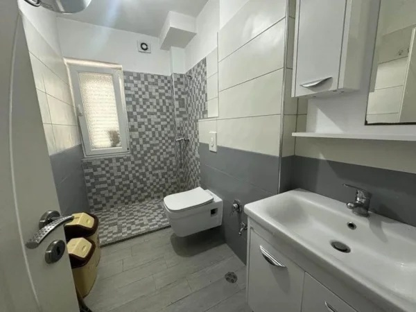 Tirane, shitet apartament 2+1 Kati 5, 64 m² 128.000 € (shkolla harry fultz)