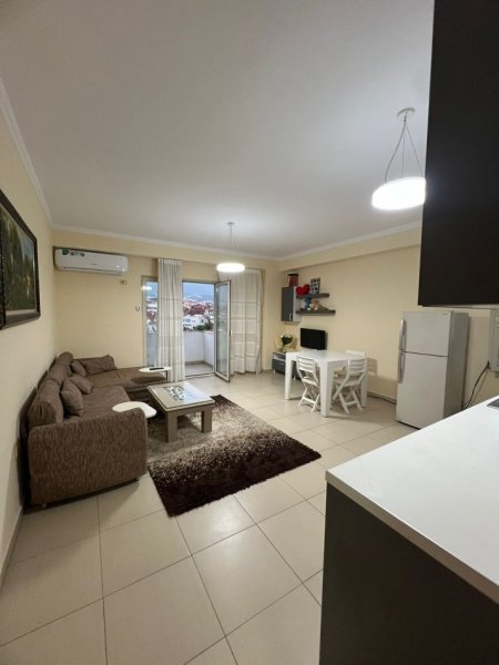 Tirane, jepet me qera apartament 2+1 Kati 4, 78 m² 500 € (Brryli)